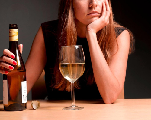 Анонимное лечение женского алкоголизма в Бийске
